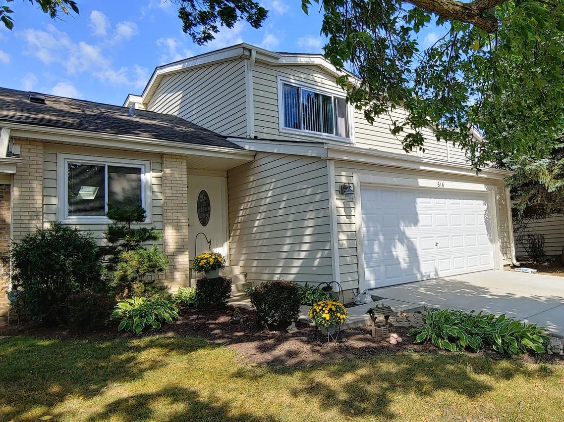 616 Claridge Cir., Hoffman Estates, IL 60169
