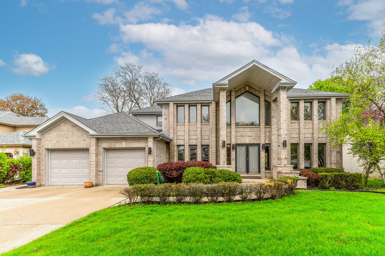 2755 Manu Ct., Glenview, IL 60026
