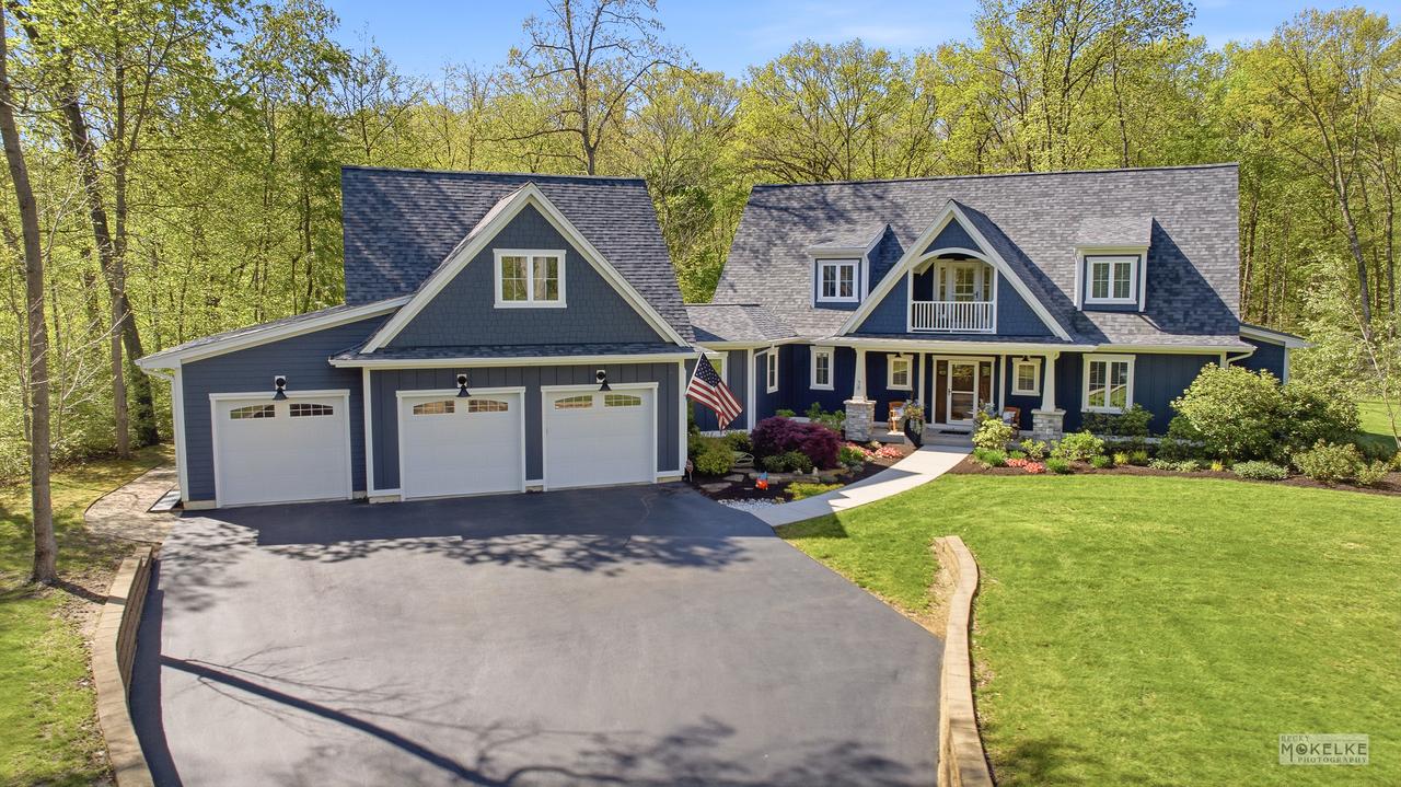 38 Woodland Dr., Yorkville, IL 60560