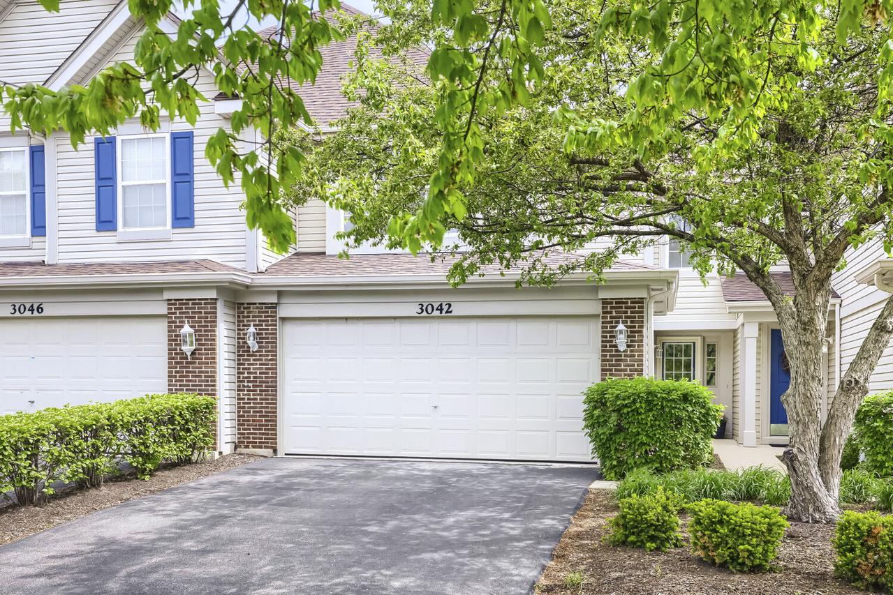 3042 Renard Ln., St. Charles, IL 60175