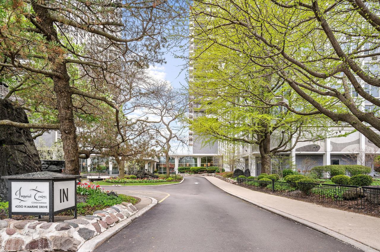 4250 N Marine Dr. #2607, Chicago, IL 60613