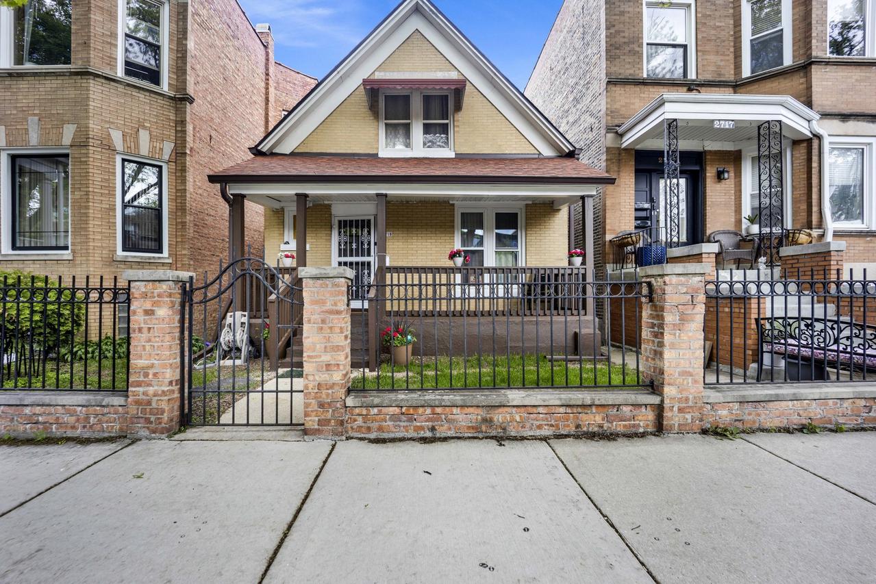 2719 N Richmond St., Chicago, IL 60647