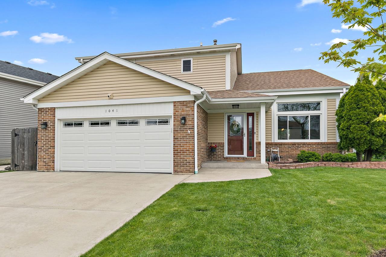 1041 N Cardinal Dr., Palatine, IL 60074