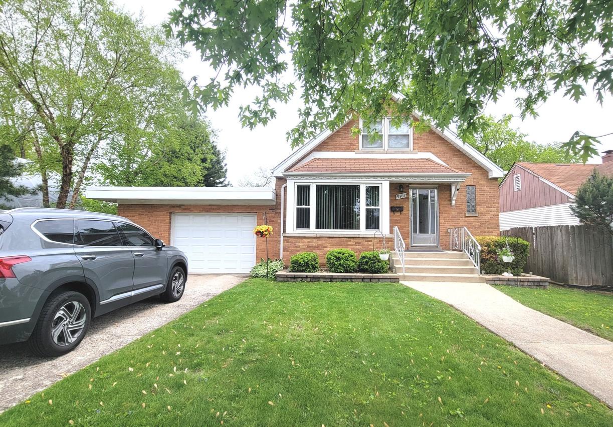 9301 S Spaulding Ave., Evergreen Park, IL 60805