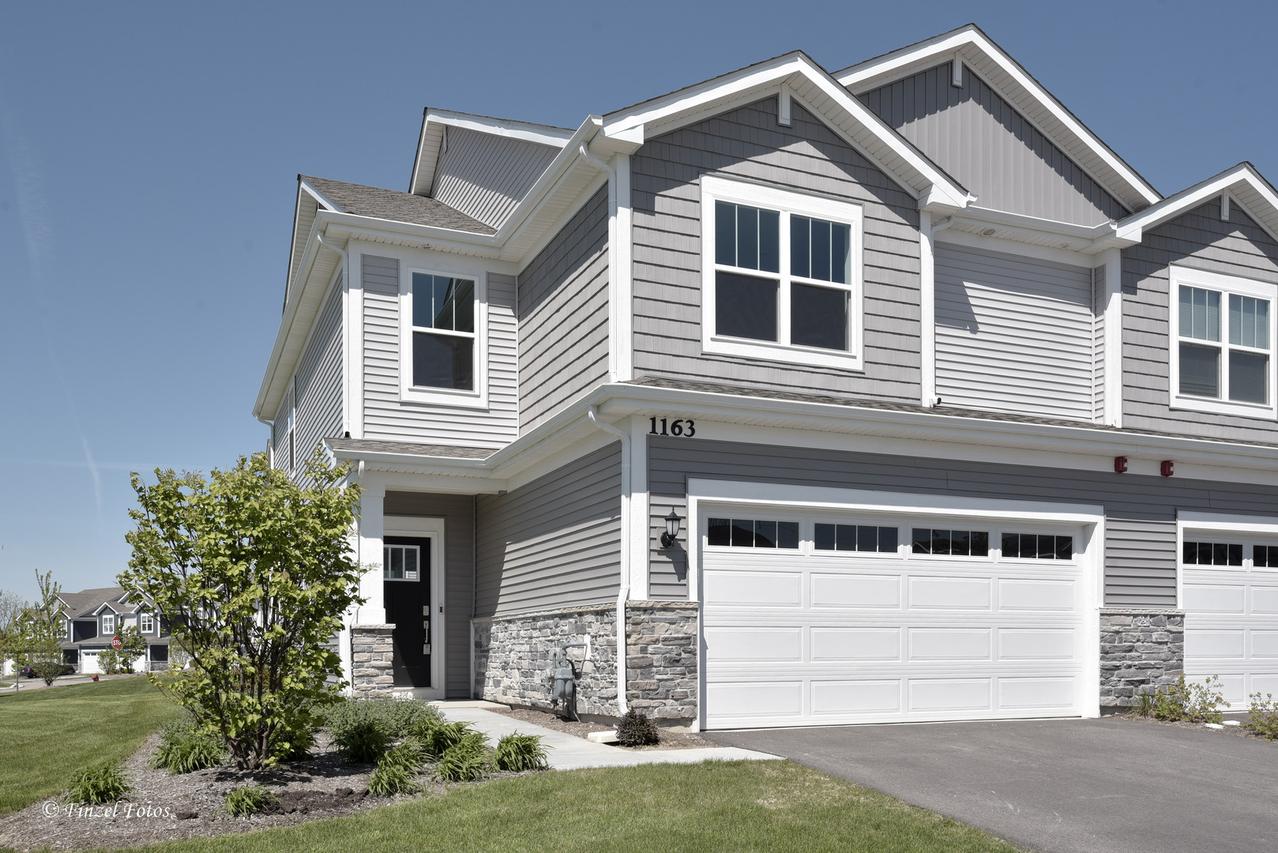 1163 White Oak Cir., Crystal Lake, IL 60012