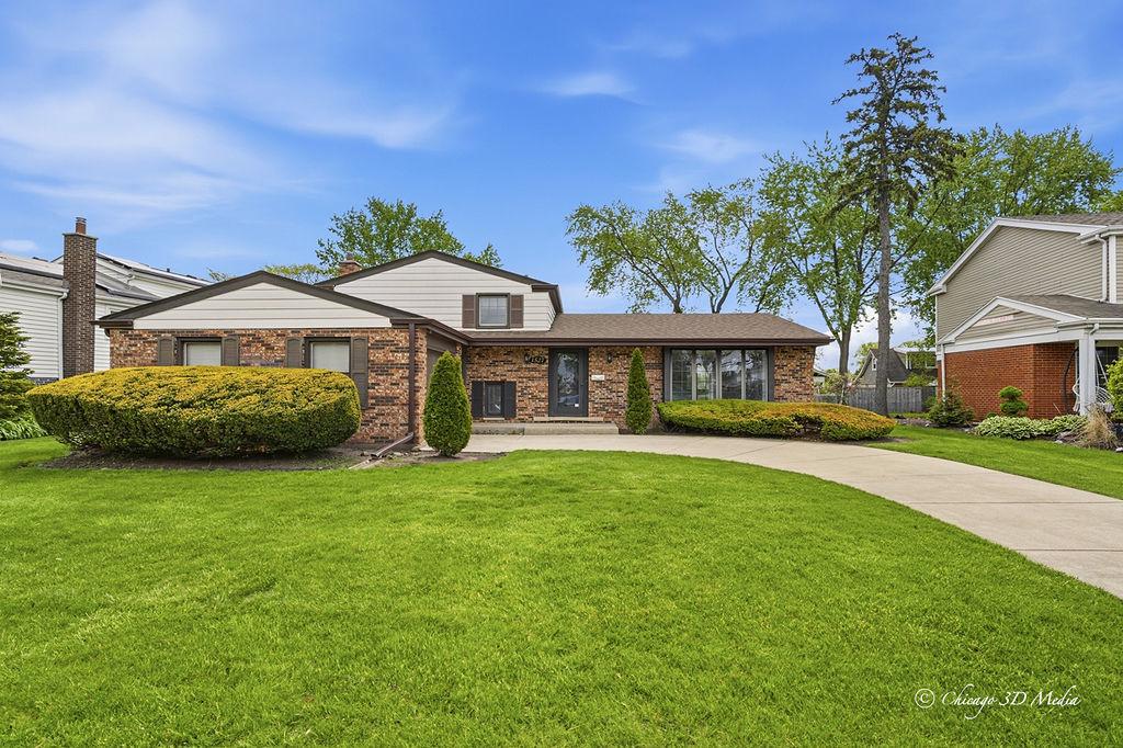 1527 S Chesterfield Dr., Arlington Heights, IL 60005