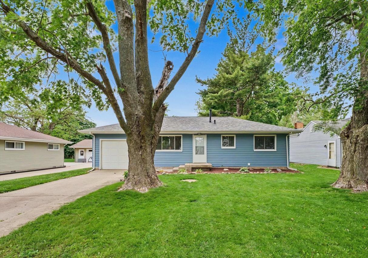 806 E Ethel St., St. Joseph, IL 61873