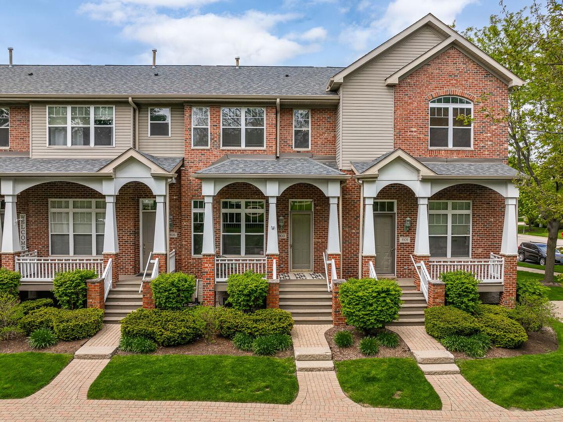 1103 Longwood Dr., Lisle, IL 60532