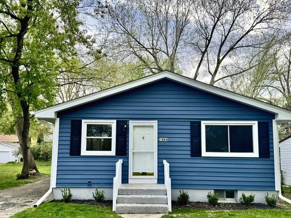 New Homes with Master Bedrooms on the 1st Floor That Attend Zion-Benton Township High School: May 2nd to May 8th