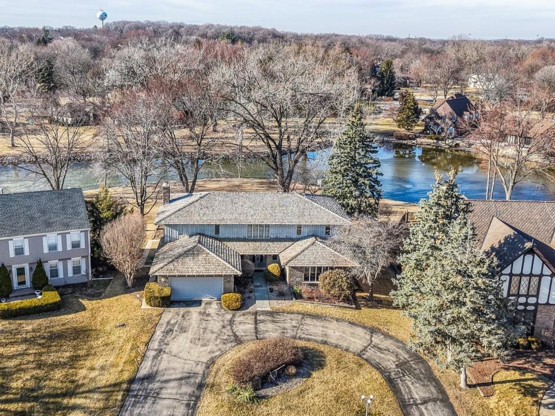 9 Buckingham Dr., Sugar Grove, IL 60554
