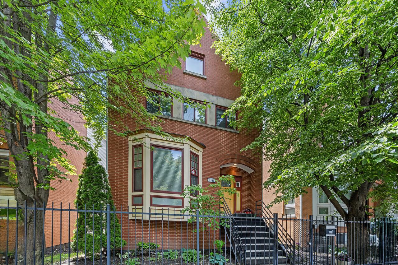 1323 E 61st St., Chicago, IL 60637