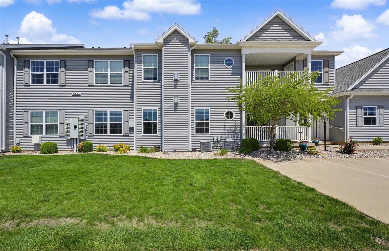 3048 E Stillwater Landing #103, Urbana, IL 61802