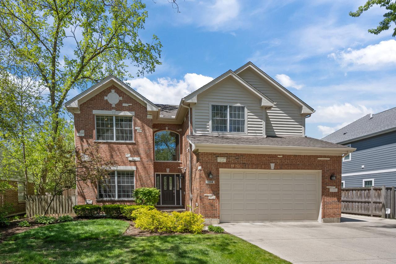 1114 Oxford Rd., Deerfield, IL 60015