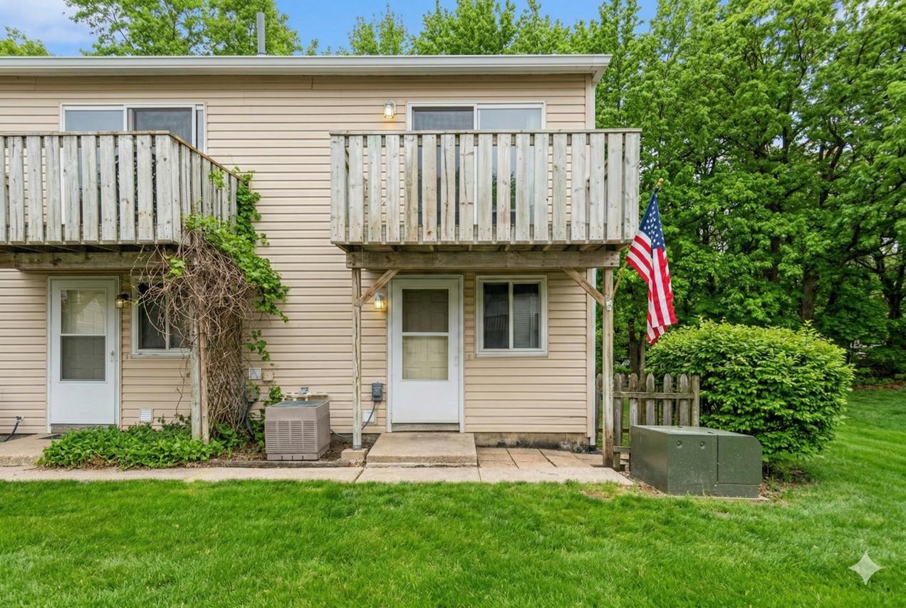 79 Maude Ave. #E, Fox Lake, IL 60020