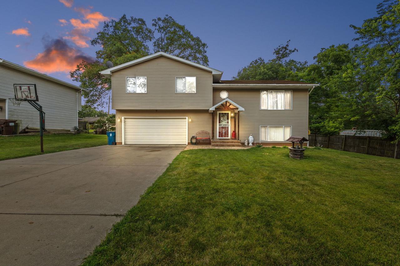 711 Osage St., Joliet, IL 60432