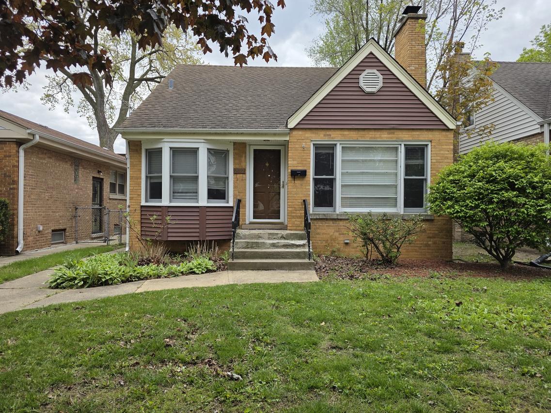 2012 Dobson St., Evanston, IL 60202