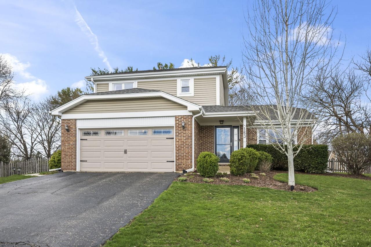 163 Denberry Ct., Lake Zurich, IL 60047
