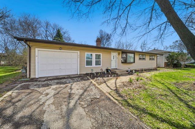 1412 Beach Rd., Mchenry, IL 60050