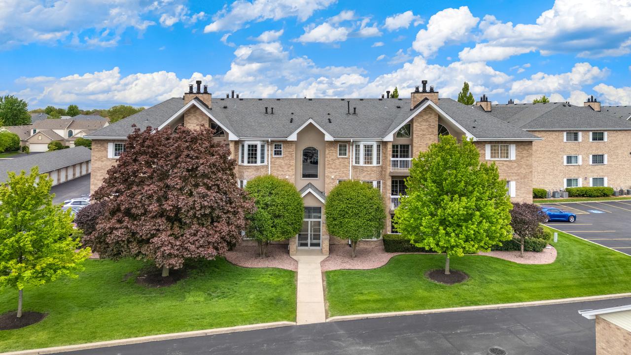 7809 Bristol Park Dr. #2SW, Tinley Park, IL 60477