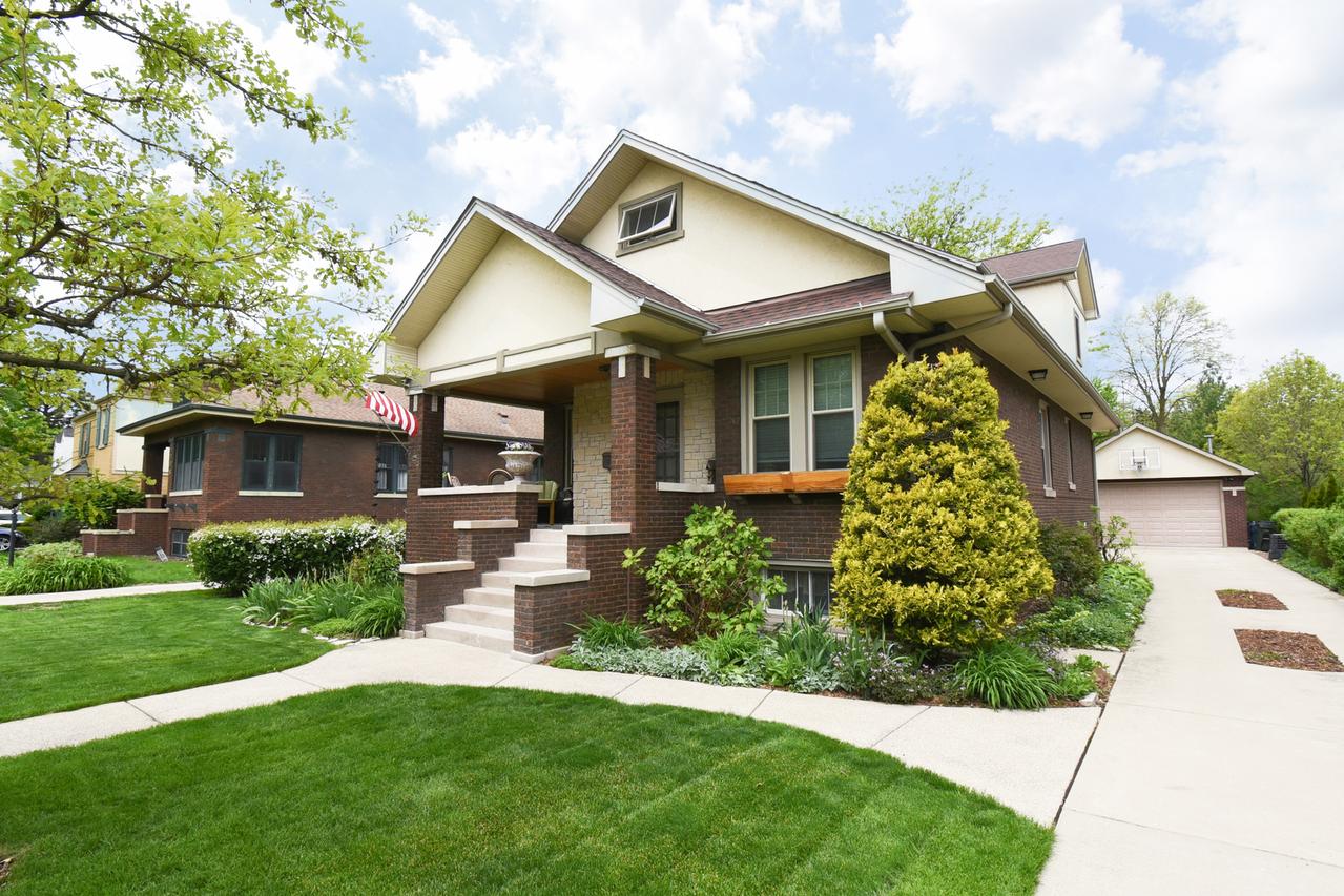 234 Southcote Rd., Riverside, IL 60546