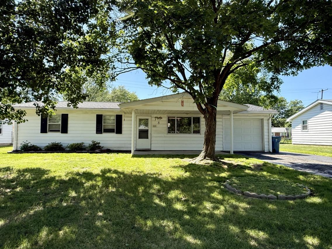 8 E Crownview Dr., Mt Vernon, IL 62864