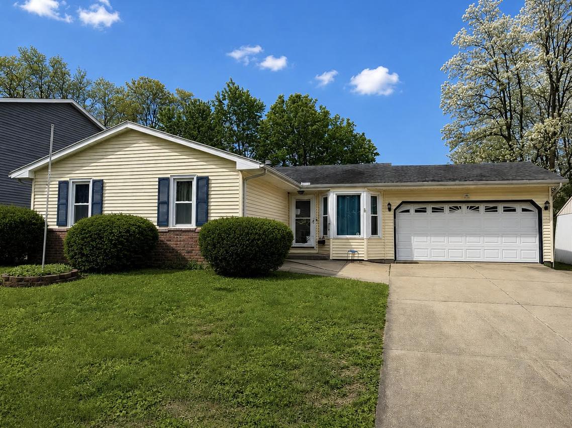 1309 Clover Ln., Normal, IL 61761