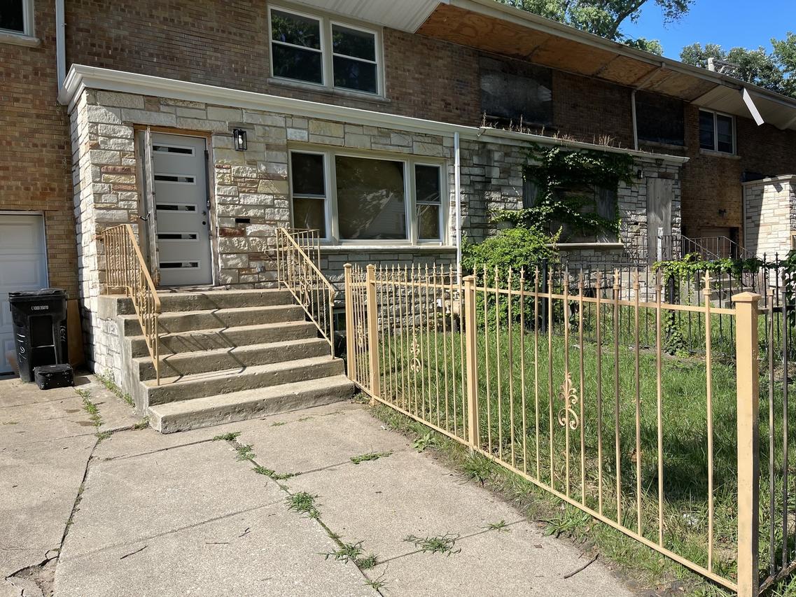 2646 E 77th St., Chicago, IL 60649