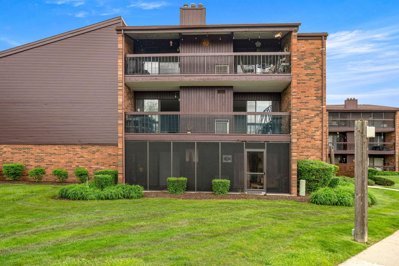 14524 Walden Ct. #M2, Oak Forest, IL 60452