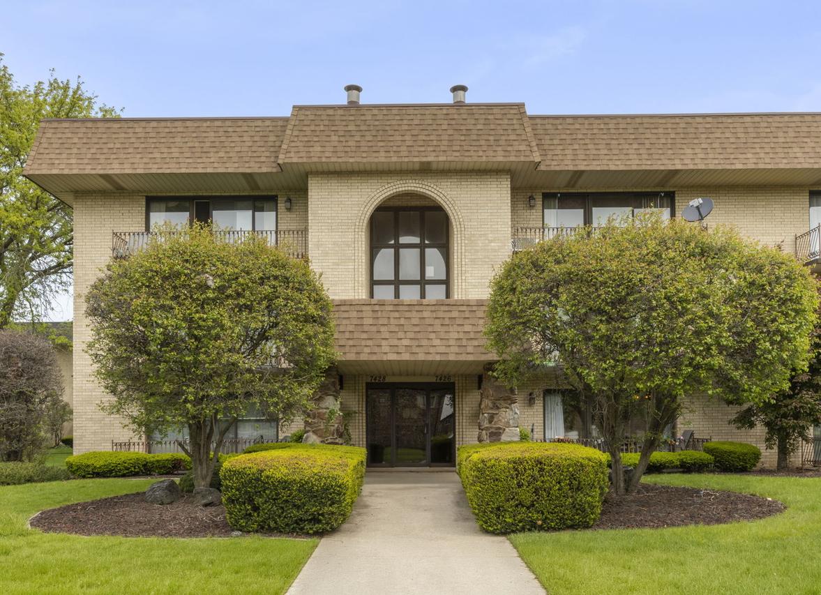 7426 W 153rd St. #1, Orland Park, IL 60462