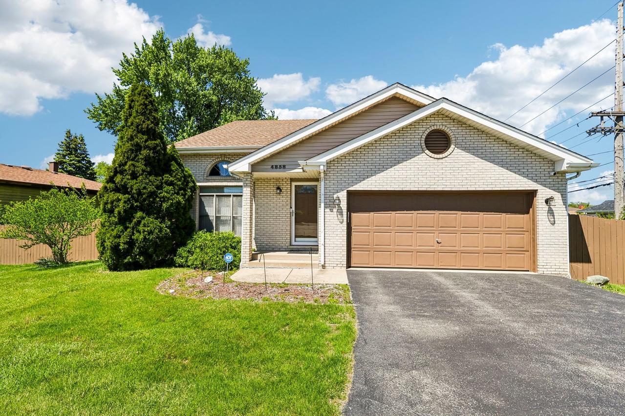 4858 W 115th St., Alsip, IL 60803