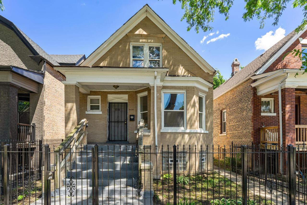 5725 S Wolcott Ave., Chicago, IL 60636