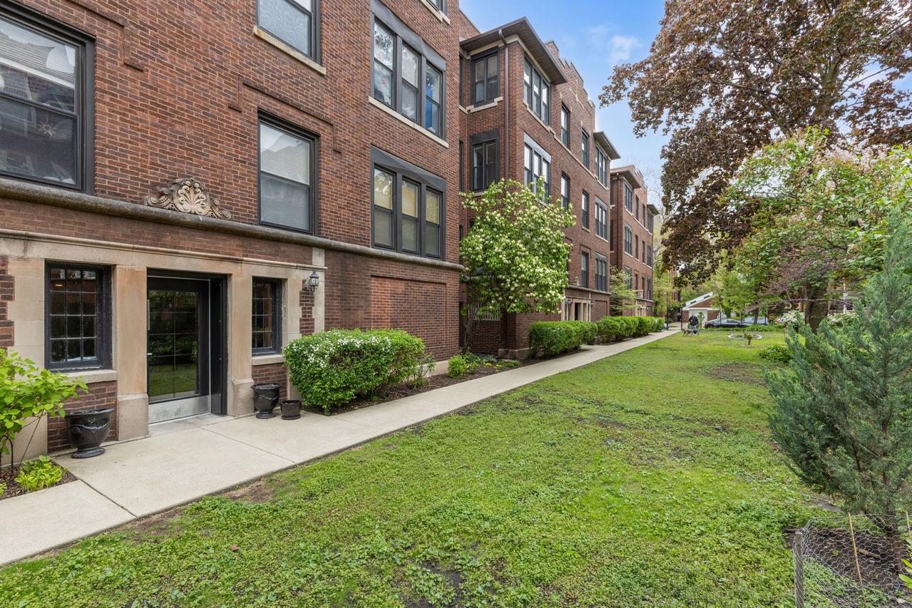 1437 W Greenleaf Ave. #3N, Chicago, IL 60626