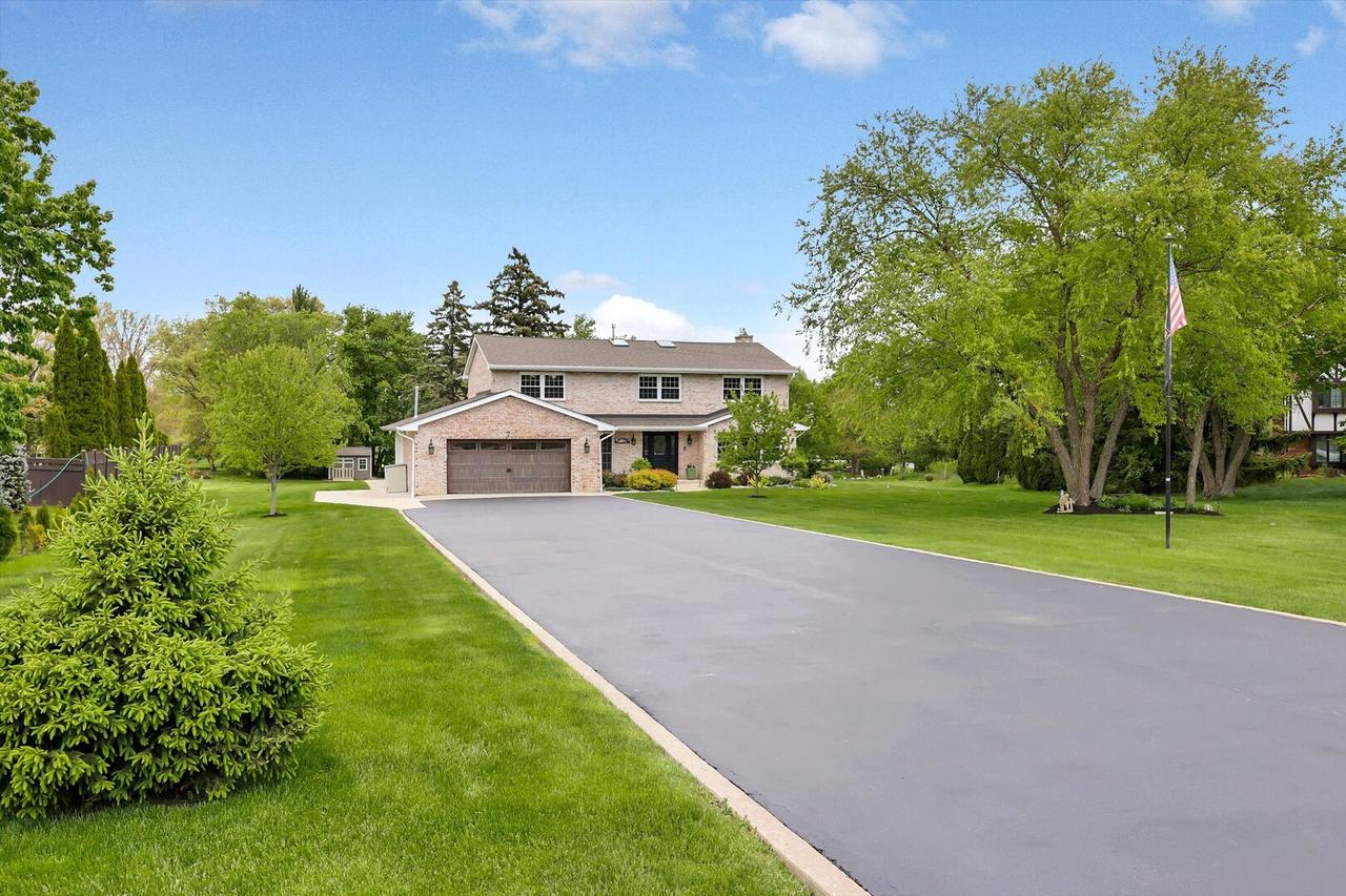 7 Sorrel Ct., Lemont, IL 60439
