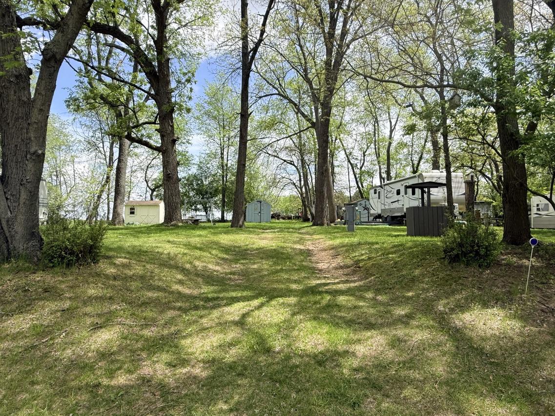 10-291/292 Woodhaven Lakes, Sublette, IL 61367