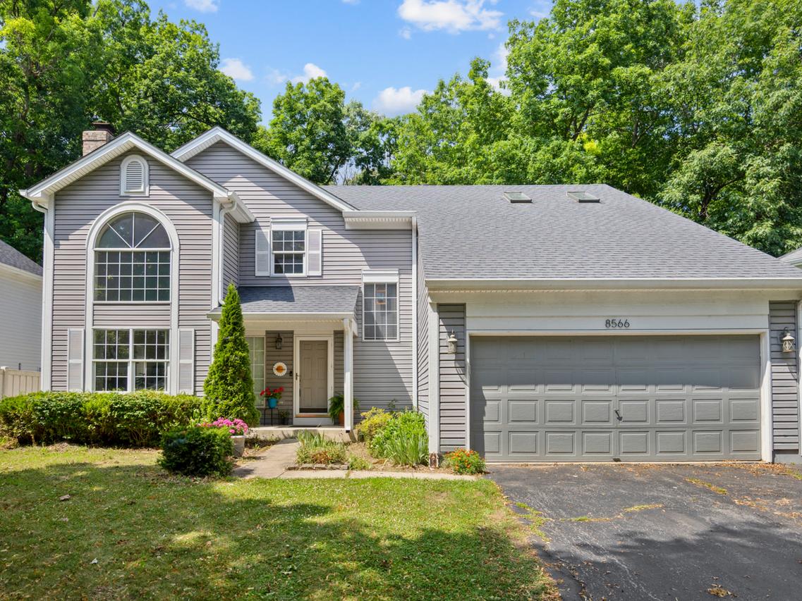 8566 Cedar St., Fox Lake, IL 60020