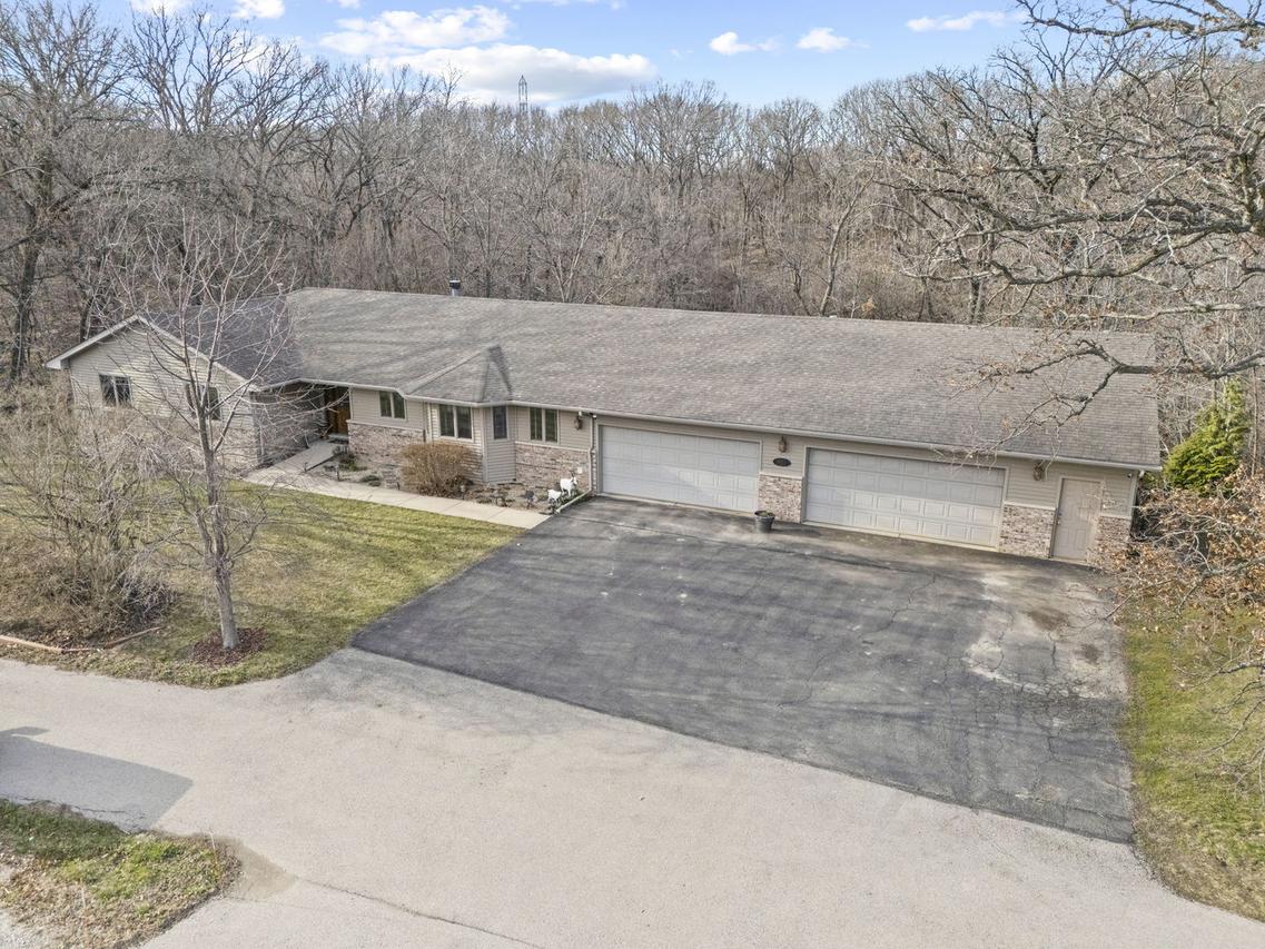 9001 E Mcevilly Rd., Minooka, IL 60447