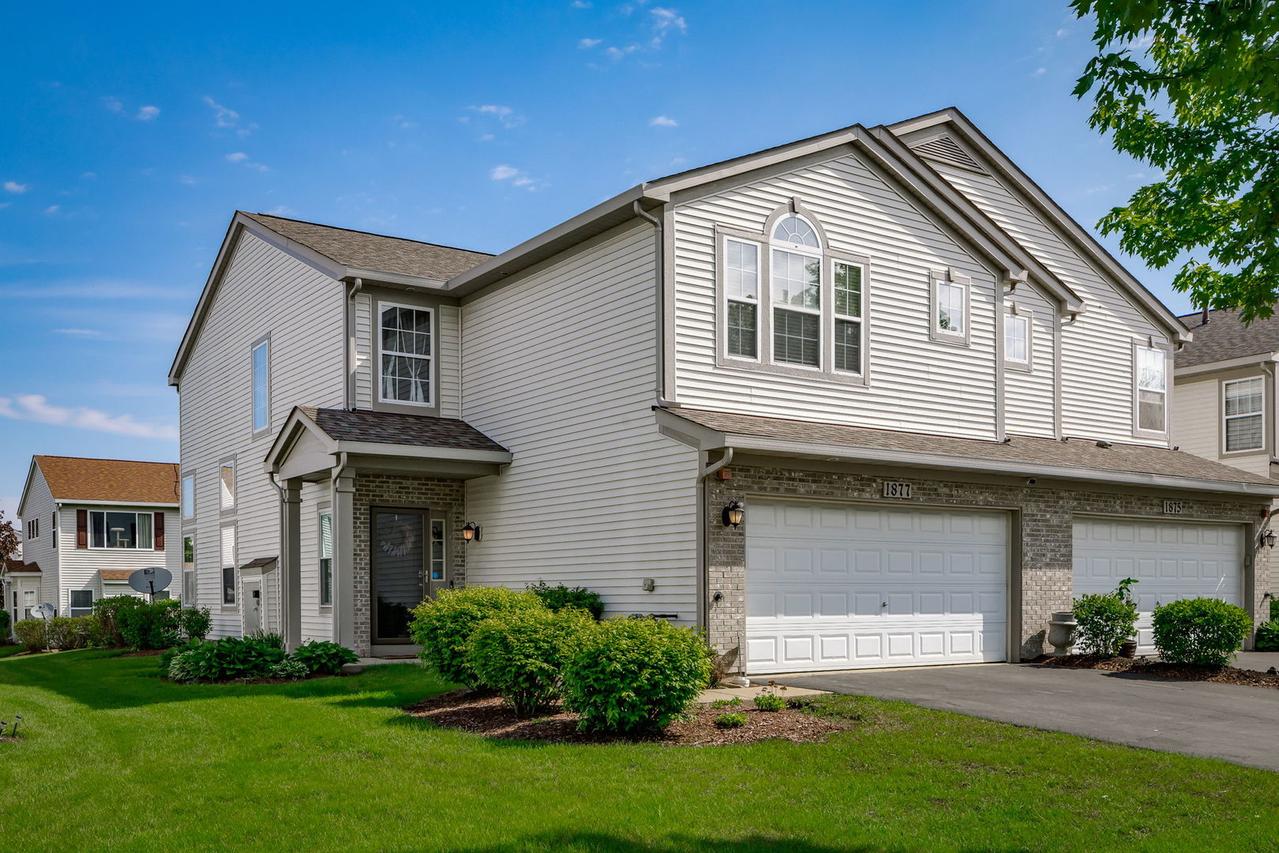 1877 Candlelight Cir., Montgomery, IL 60538
