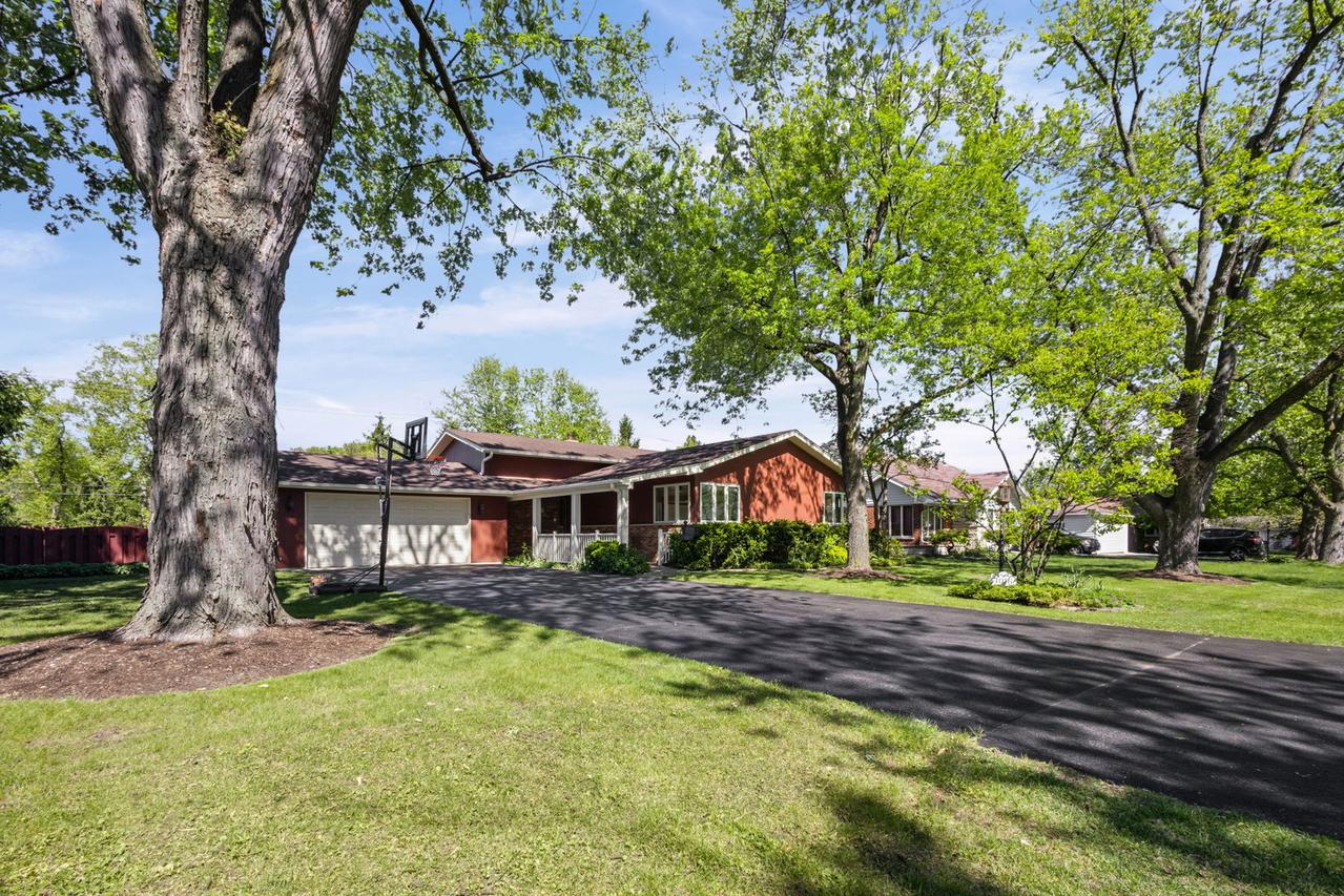 1016 Longmeadow Dr., Glenview, IL 60025