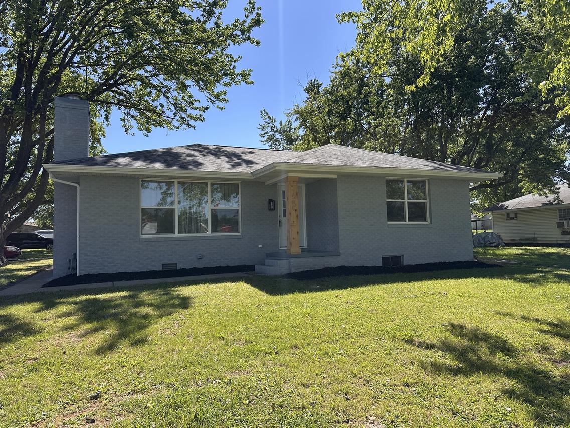 1500 S 14th St., Herrin, IL 62948