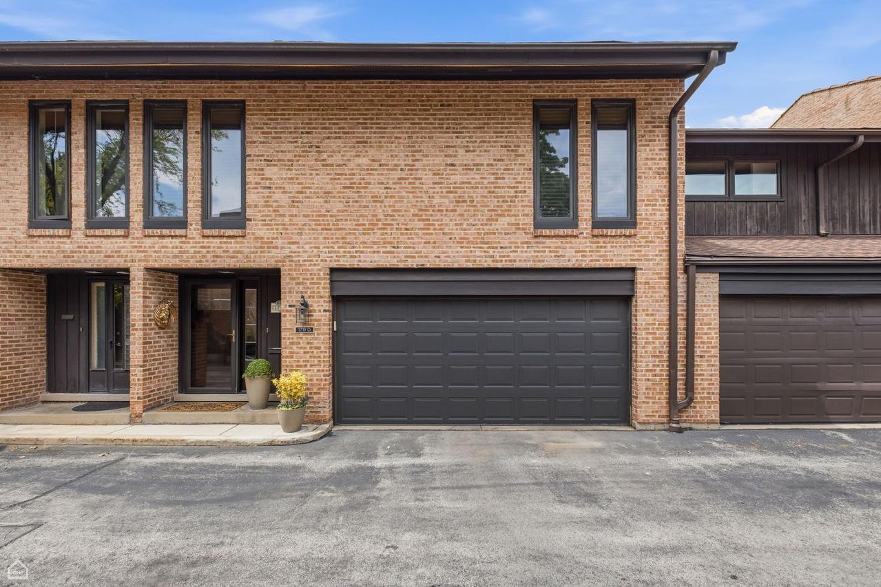 1719 Wildberry Dr. #D, Glenview, IL 60025