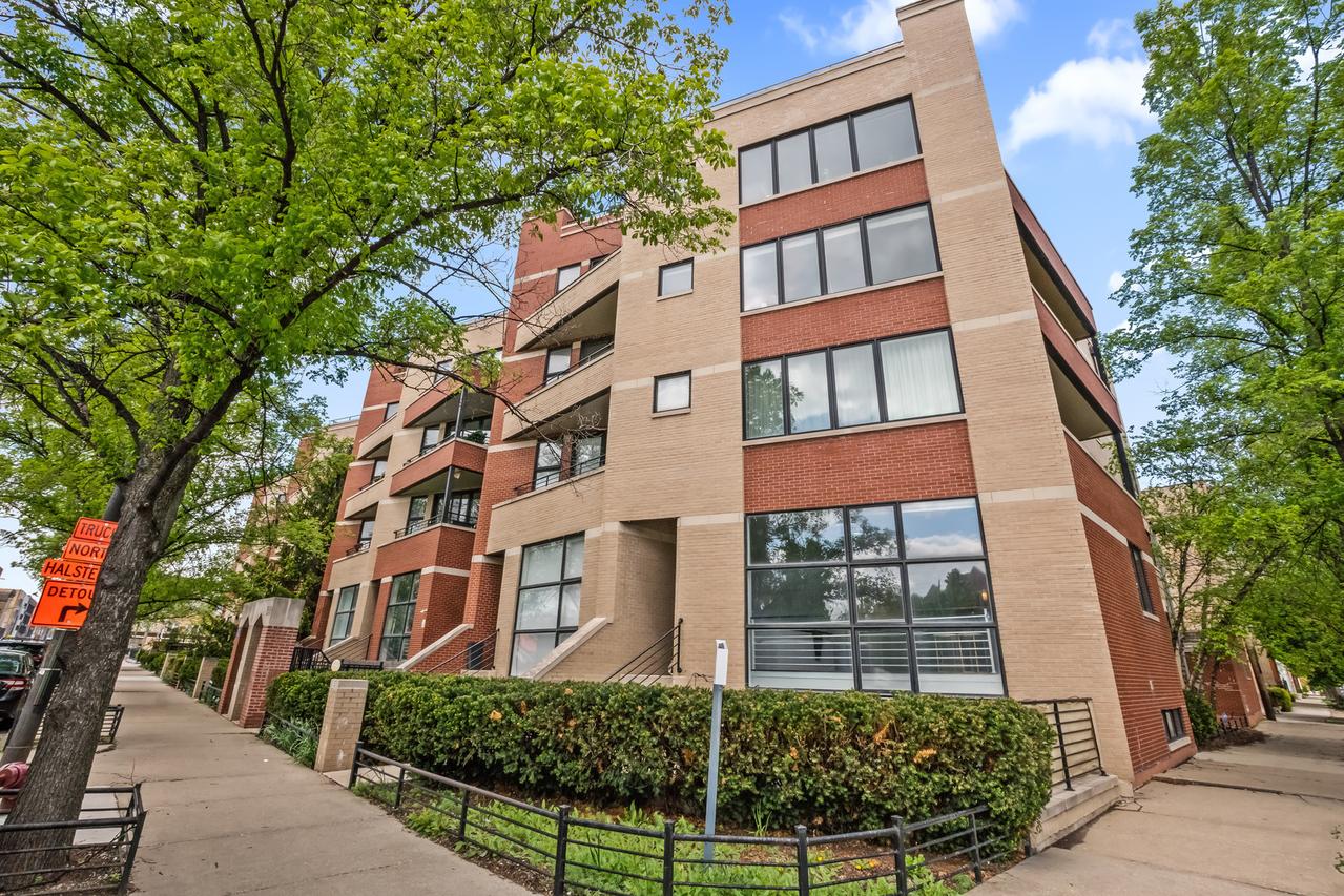 1500 W Grand Ave. #1E, Chicago, IL 60642