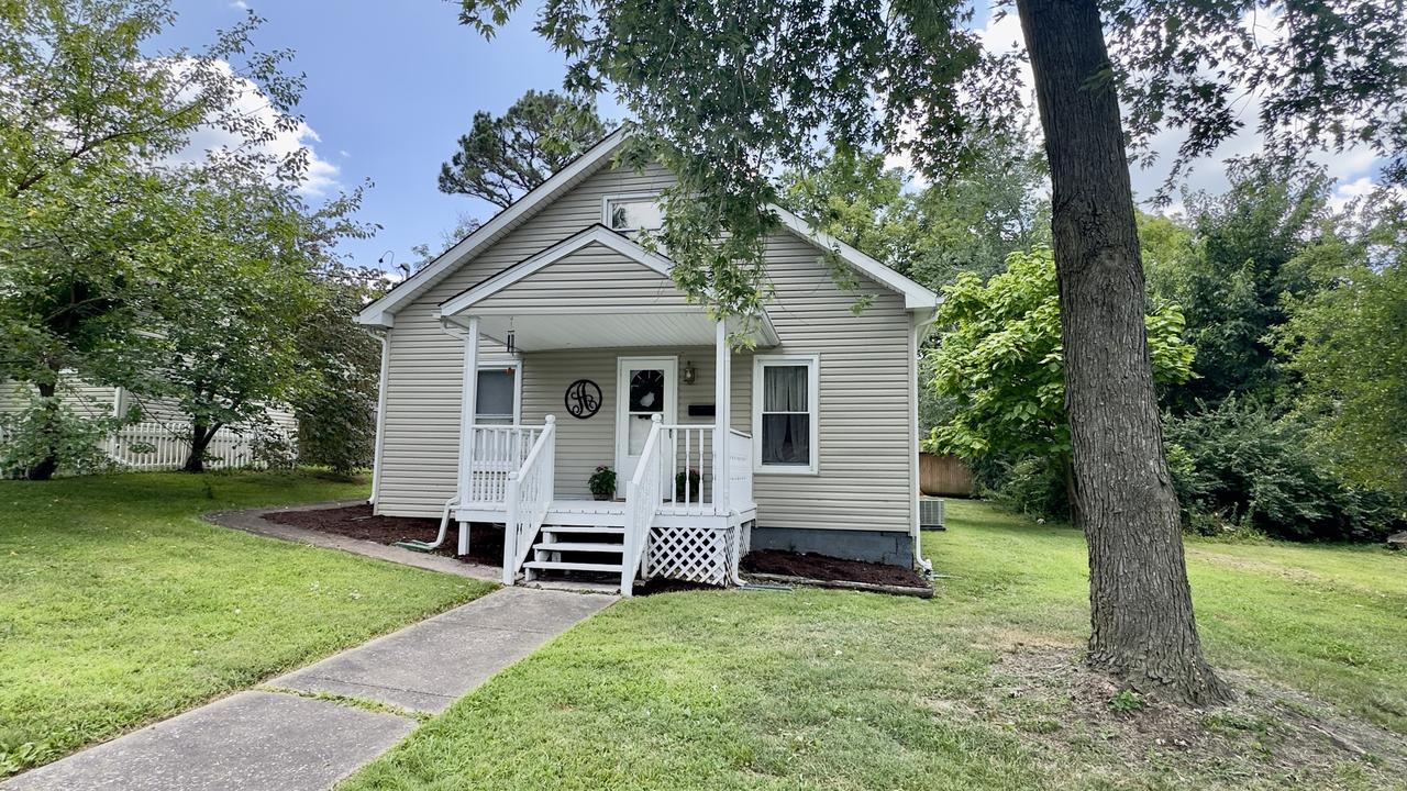 1106 E Clark St., West Frankfort, IL 62896