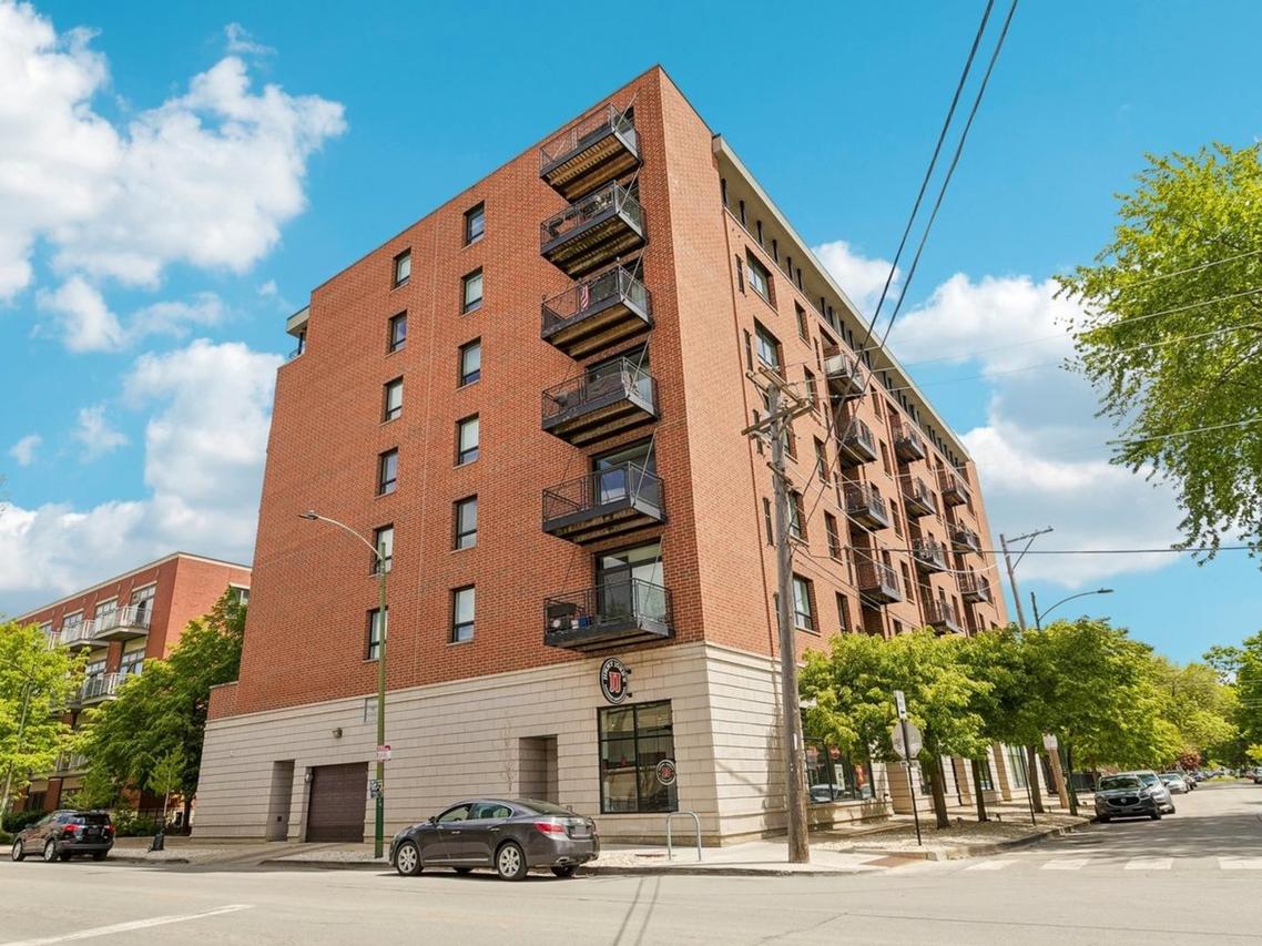 974 W 35th Pl. #202, Chicago, IL 60609