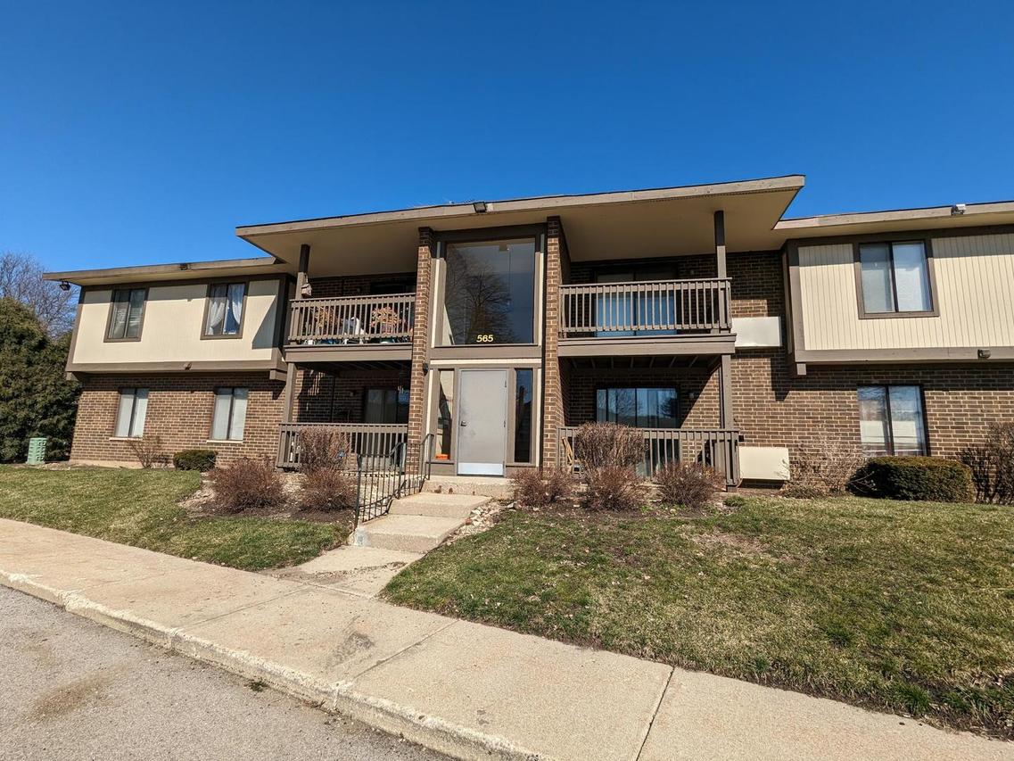 565 Somerset Ln. #7, Crystal Lake, IL 60014
