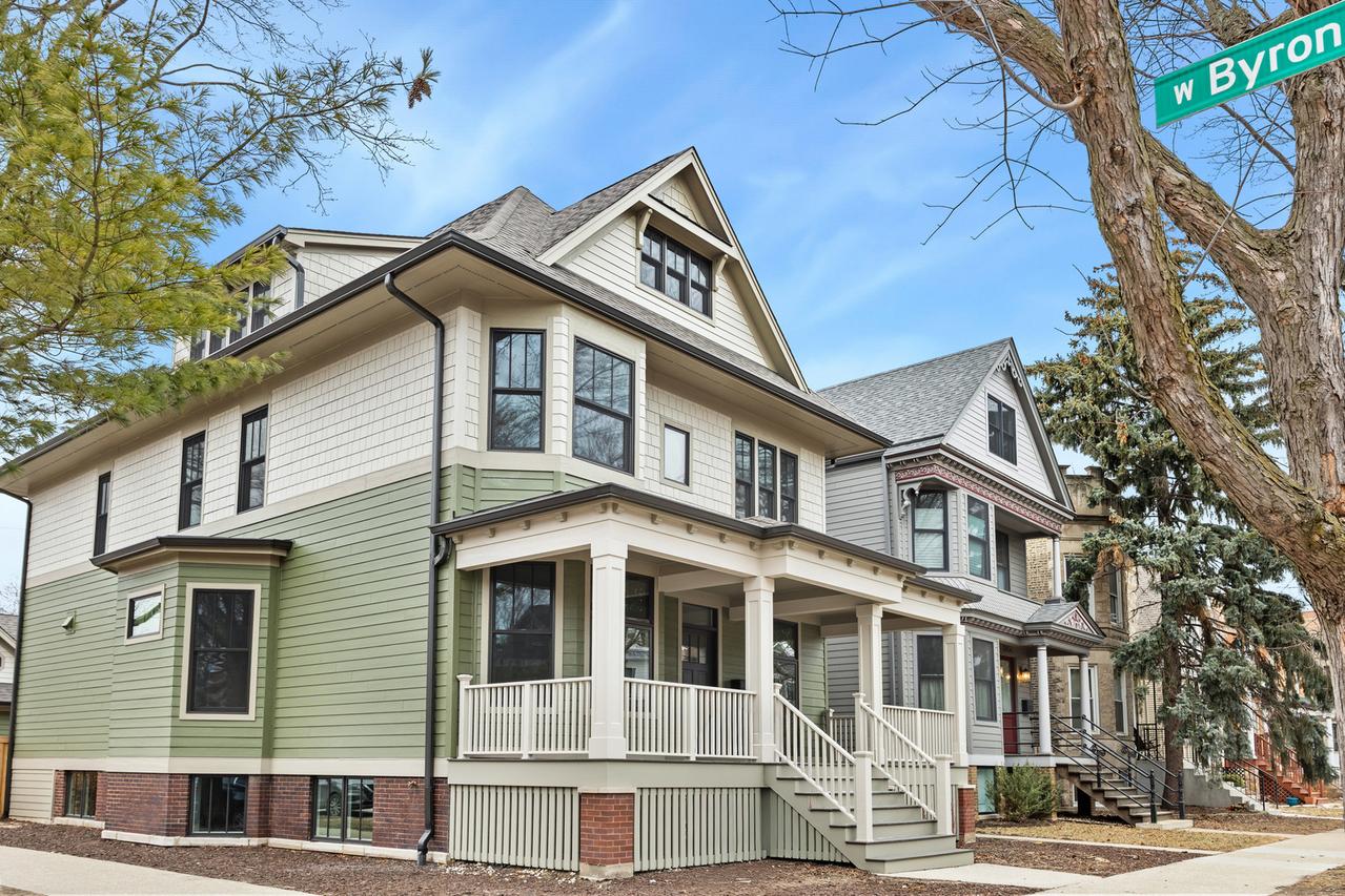 3902 N Hamilton Ave., Chicago, IL 60618