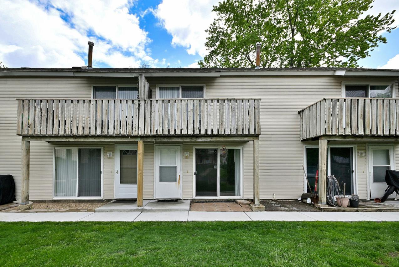 128 1/2 Cora Ave. #B, Fox Lake, IL 60020