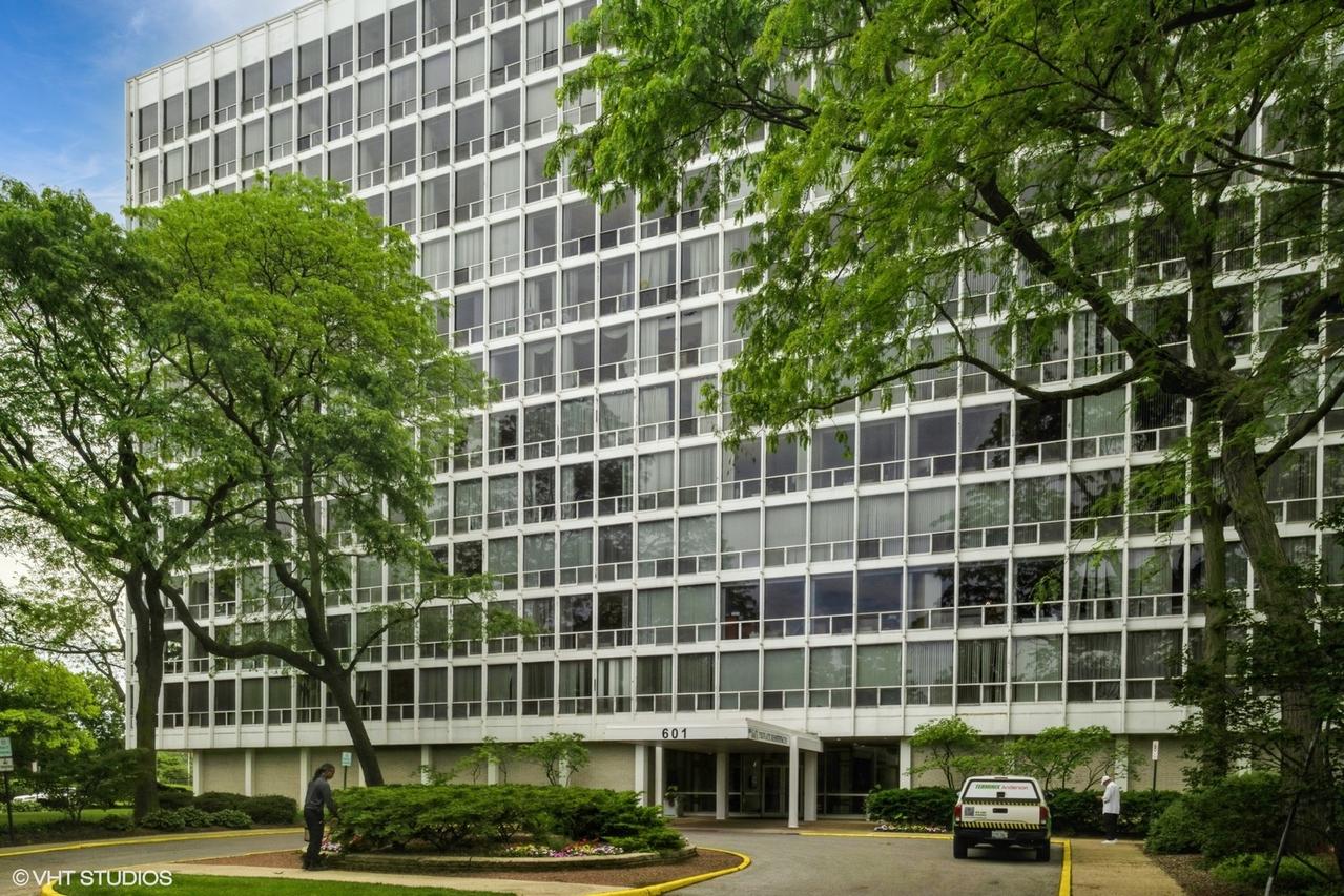 601 E 32nd St. #800, Chicago, IL 60616