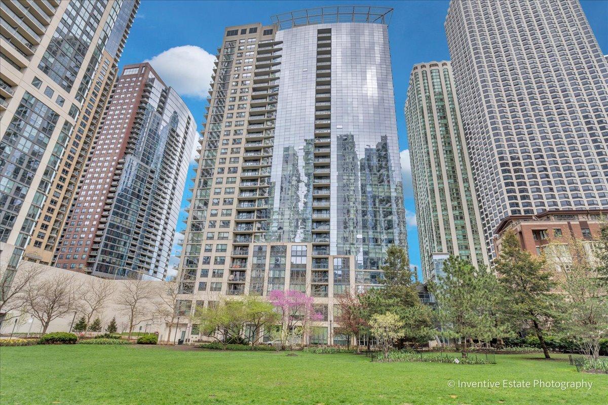201 N Westshore Dr. #1006, Chicago, IL 60601