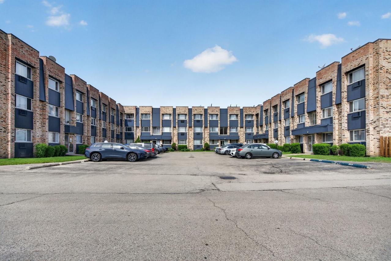 8659 W Foster Ave. #3B, Chicago, IL 60656