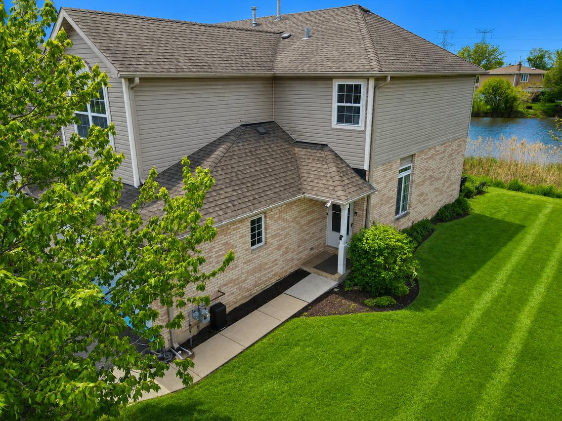 698 N Western Ln., Addison, IL 60101